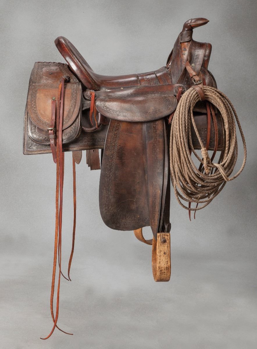 Leather on sale horse saddle