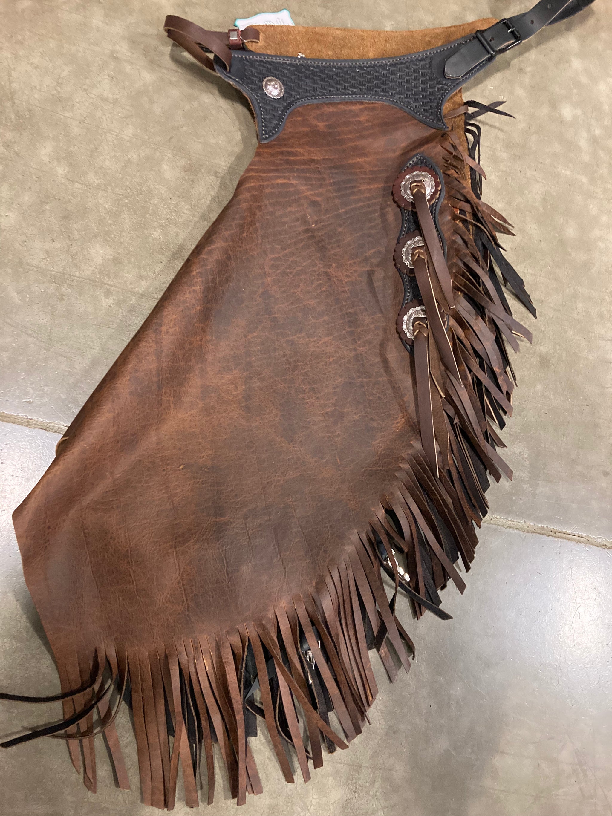 Deluxe Chinks with Tooled Plaque – Buckaroo Leather Products